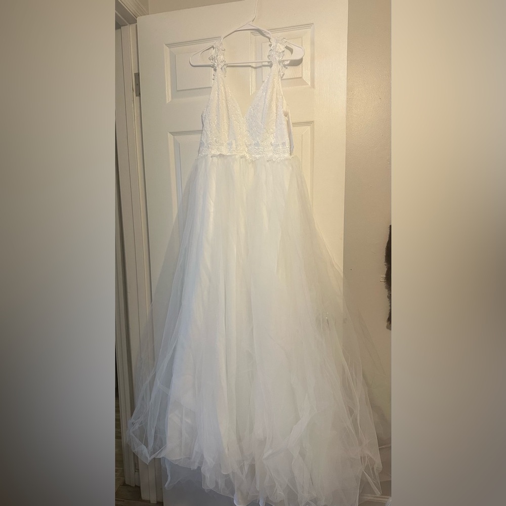 Ever Pretty Ivory Lace and Tulle wedding dress